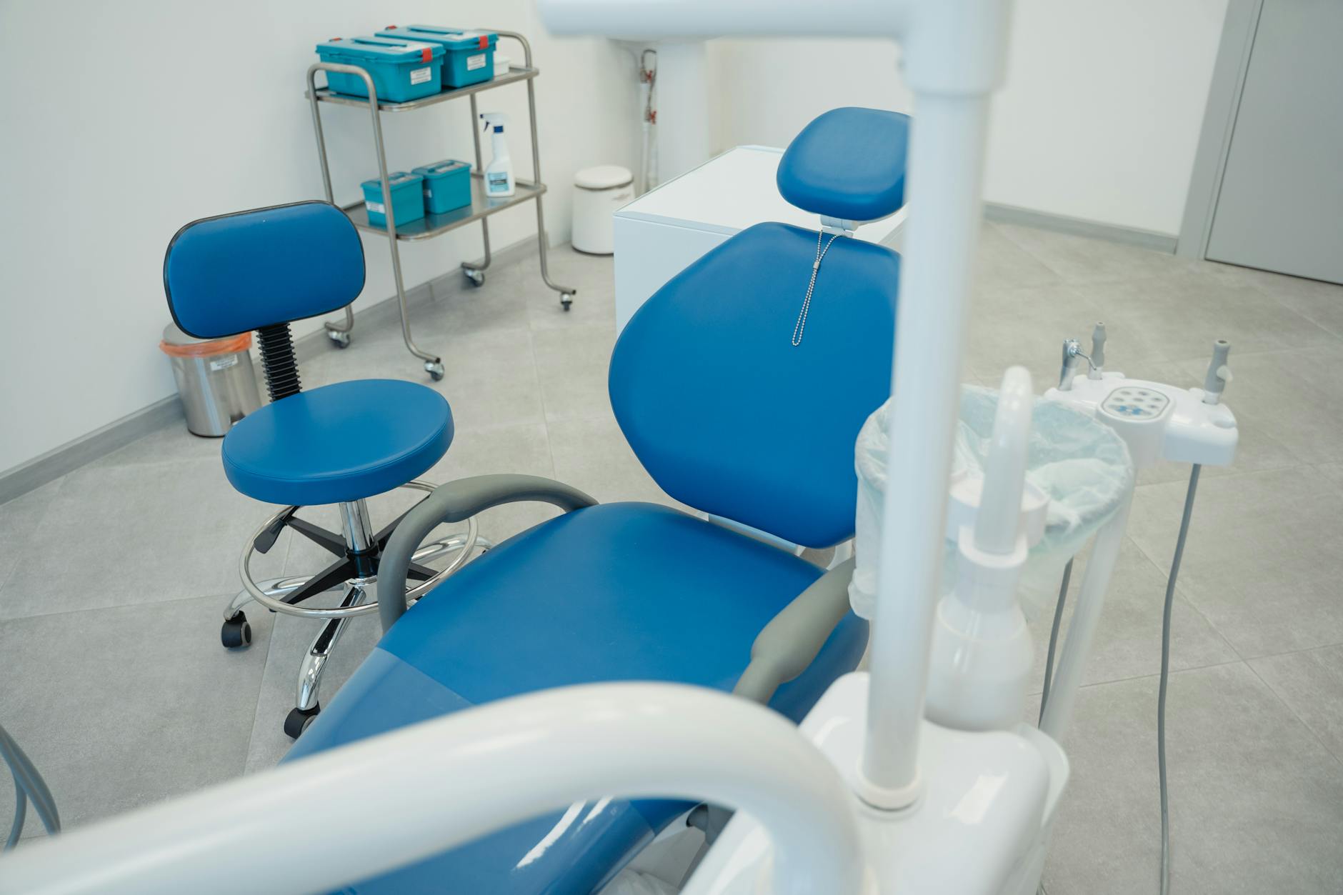 Best Dental Implant Clinics in Medellín (2026): What to Pay, Who to Trust - medellín.guide