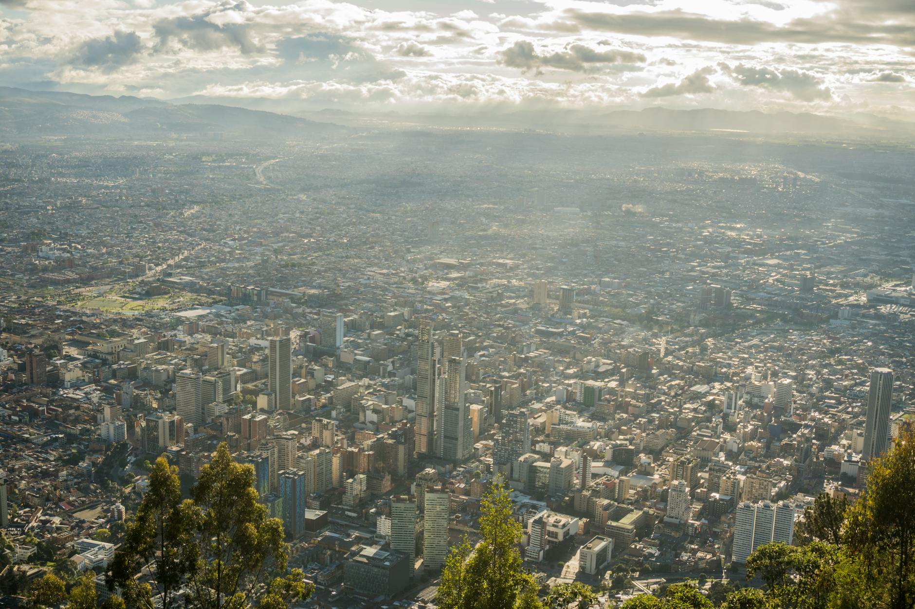 Common scams and safety in Medellín - medellín.guide